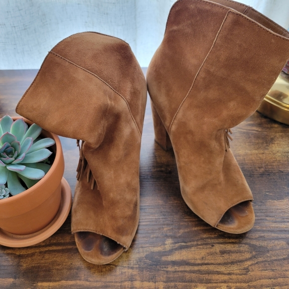 Dolce Vita Tan Fringe Booties 8 ✌️ - Picture 7 of 7